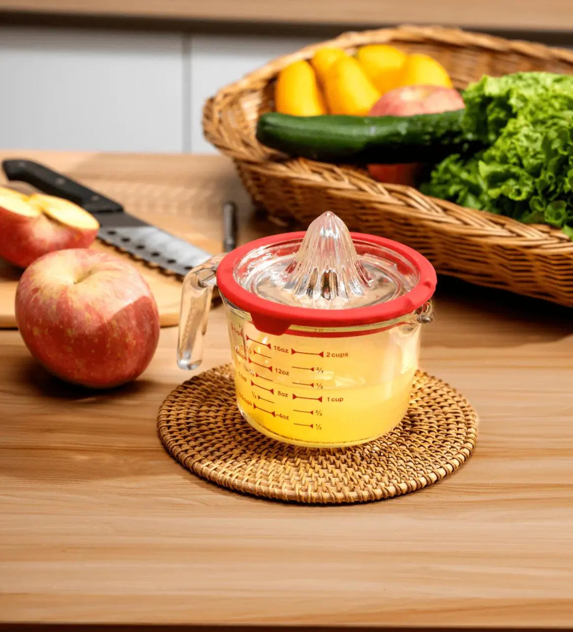 Genicook 2-in-1 Glass Citrus Juicer & Precision Measuring Cup - Essentiallydestinyy