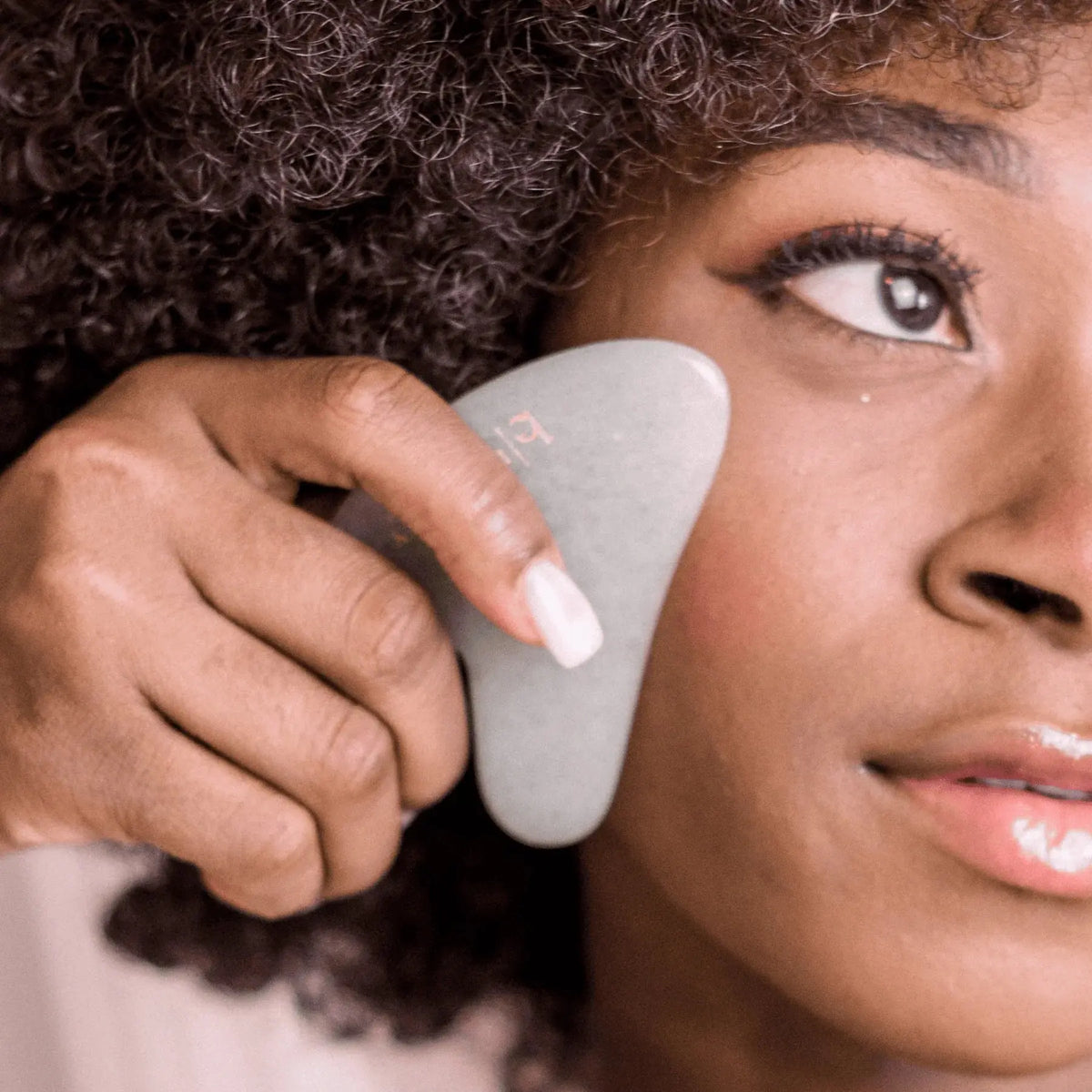 Beauty By Earth | Jade Gua Sha - Essentiallydestinyy