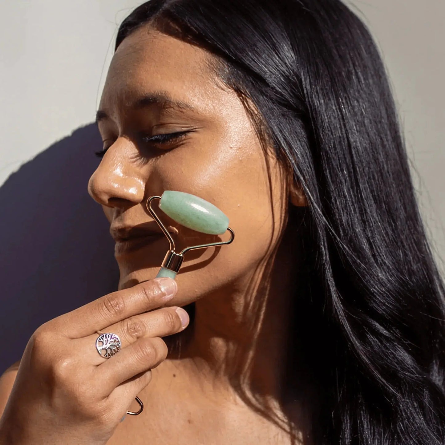Beauty by Earth | Jade Roller for Face - Essentiallydestinyy