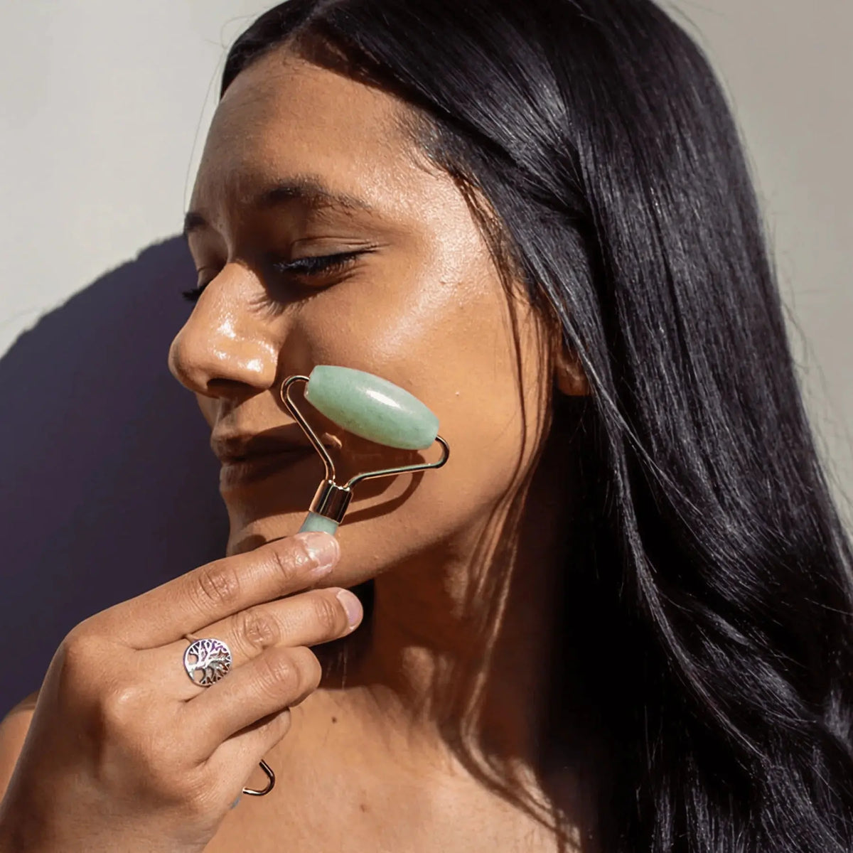 Beauty by Earth | Jade Roller for Face - Essentiallydestinyy