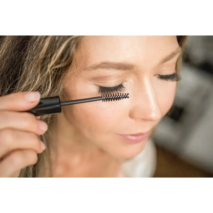 Pretty Farm Girl | Eyelash + Eyebrow Growth Serum - Essentiallydestinyy